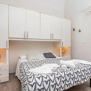  Apartment Bed.da