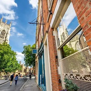 19 High Petergate - Next To Minster York